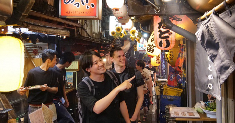 Bar hopping at Shinjuku's Izakaya alley