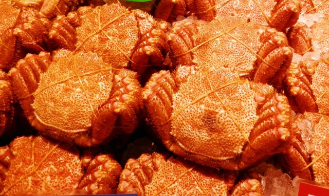 Hairy crabs sold in Hokkaido