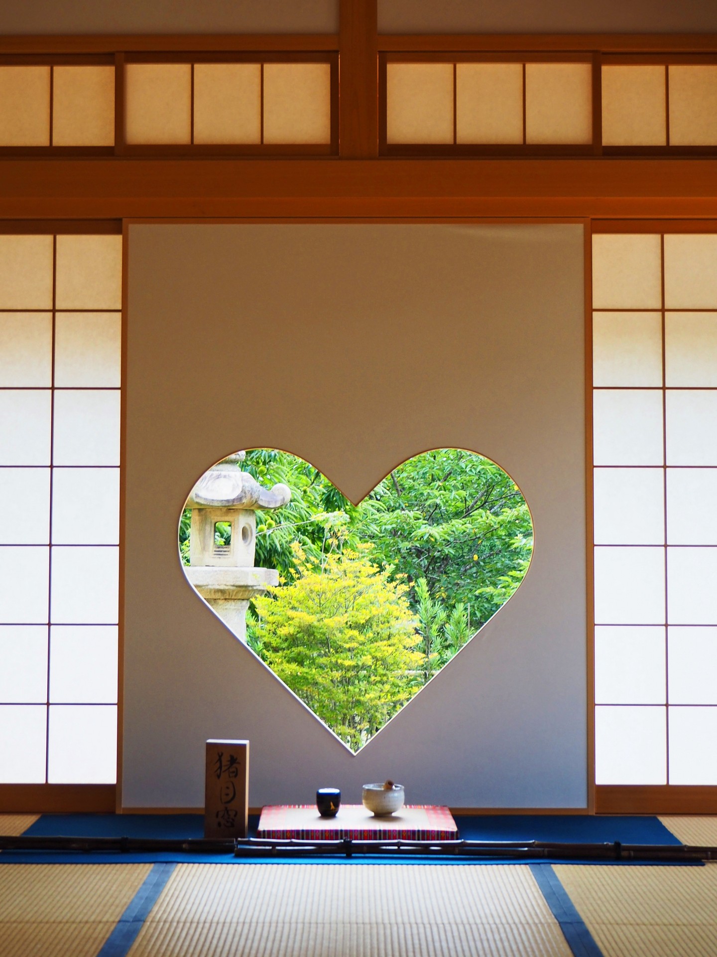 Instagram-Worthy window at Shojuin Temple, Kyoto