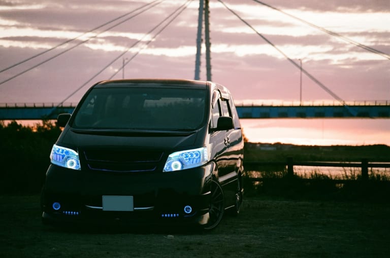 toyota alphard