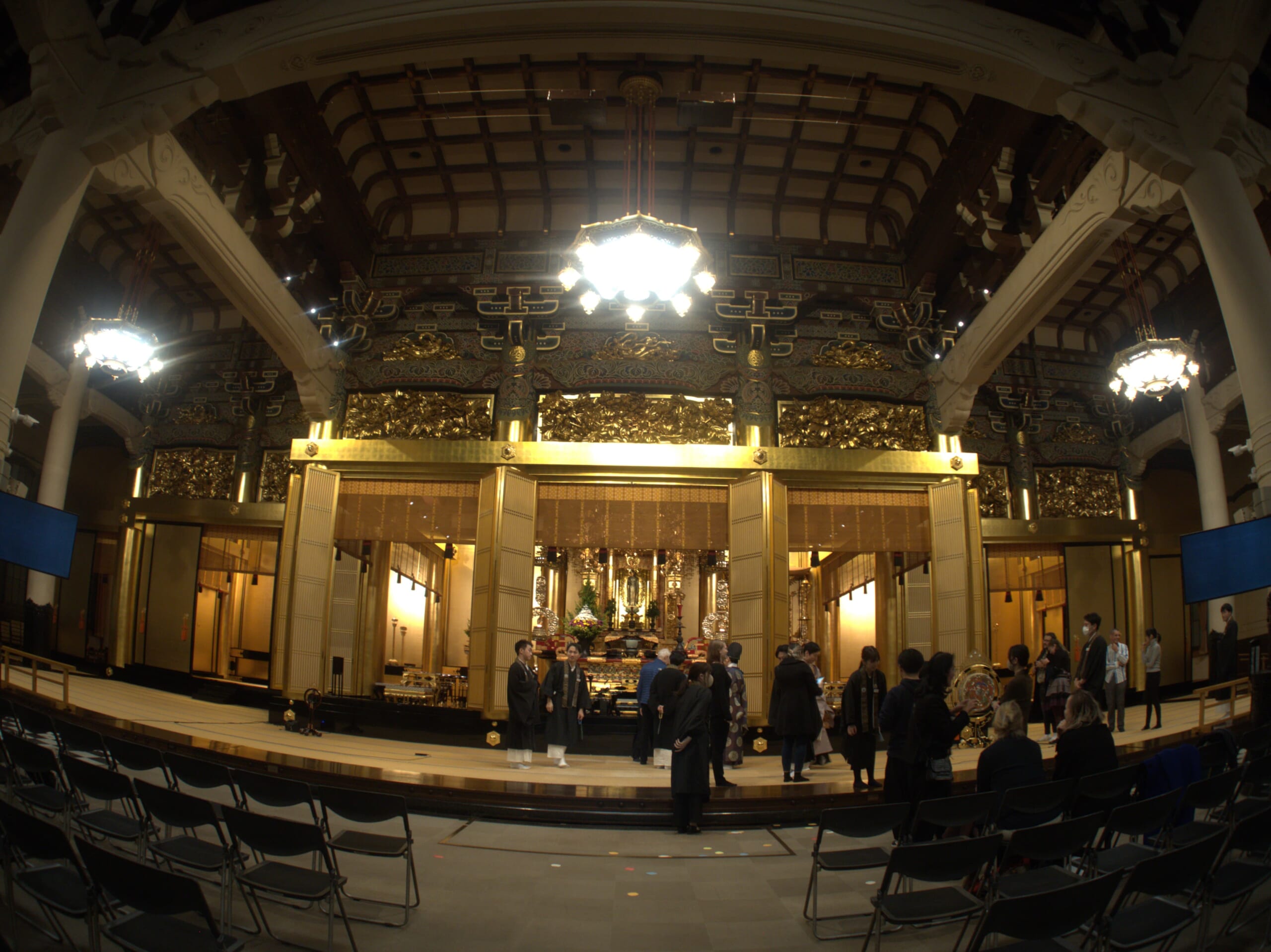 tsukiji hongwanji main hall stage