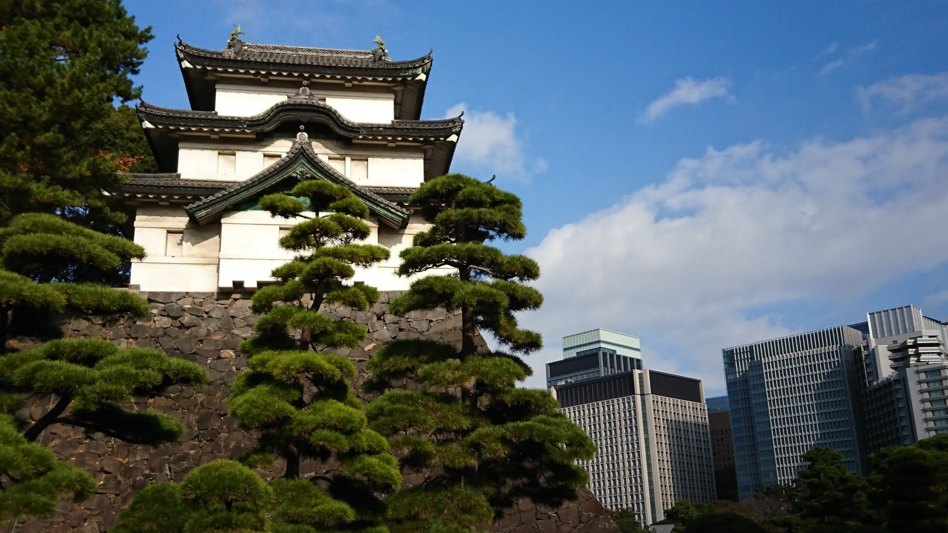 Tokyo imperial palace exterior