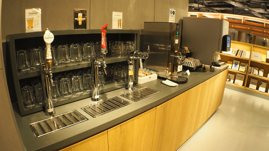 Beer server at Shibuya Tsutaya